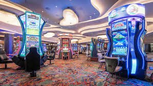 Suasana permainan live casino dengan dealer profesional di layar perangkat pengguna